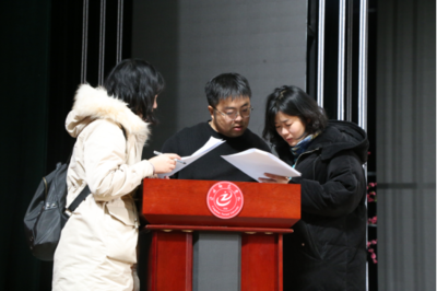 締造變幻舞臺(tái) 美術(shù)學(xué)院第六屆“文化生活藝術(shù)節(jié)”閉幕式幕后造型全解碼